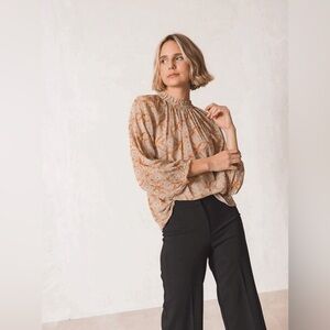 INDI & COLD /  dot blouse  shirt in azafran yellow M